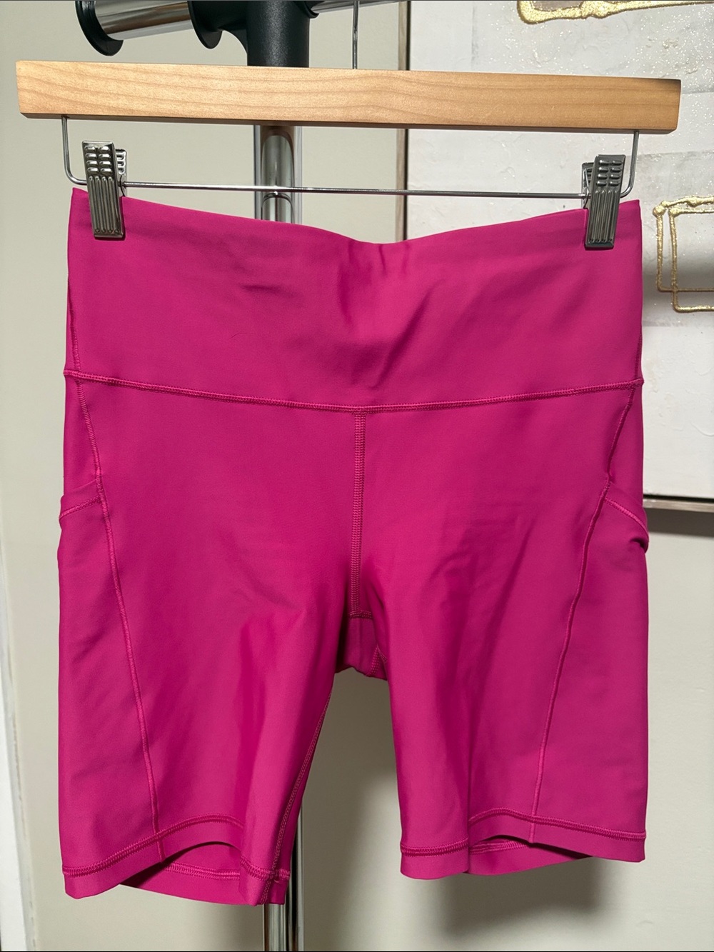 Athleta Interval Stash 7” Short